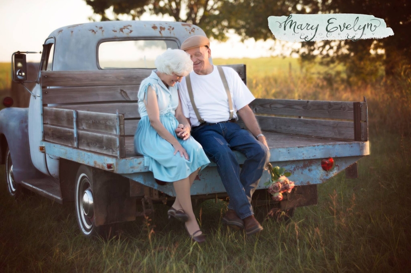 These lovers, who have been together for 57 years, have their own "Memory Diary"
