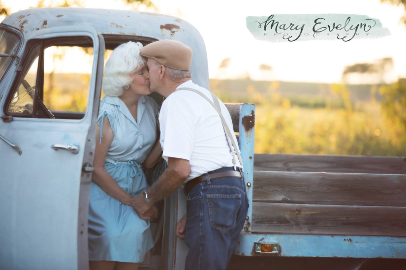 These lovers, who have been together for 57 years, have their own "Memory Diary"