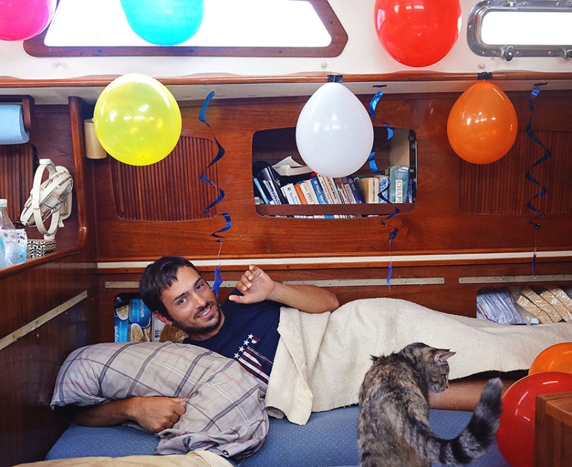 These two left everything and went traveling — with their cat