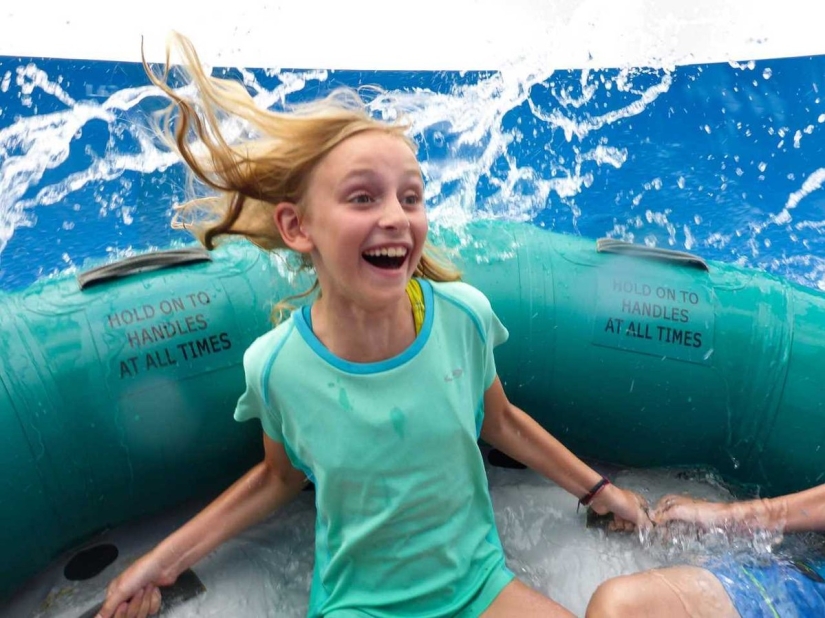 This family sold their house and cars to travel around the world.