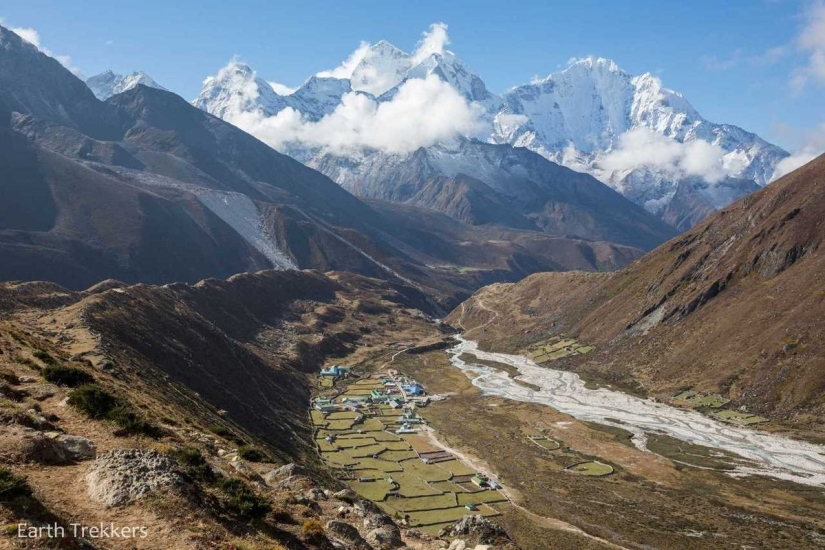 This family sold their house and cars to travel around the world.