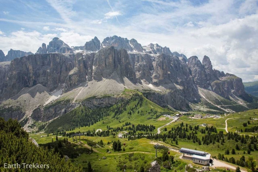 This family sold their house and cars to travel around the world.