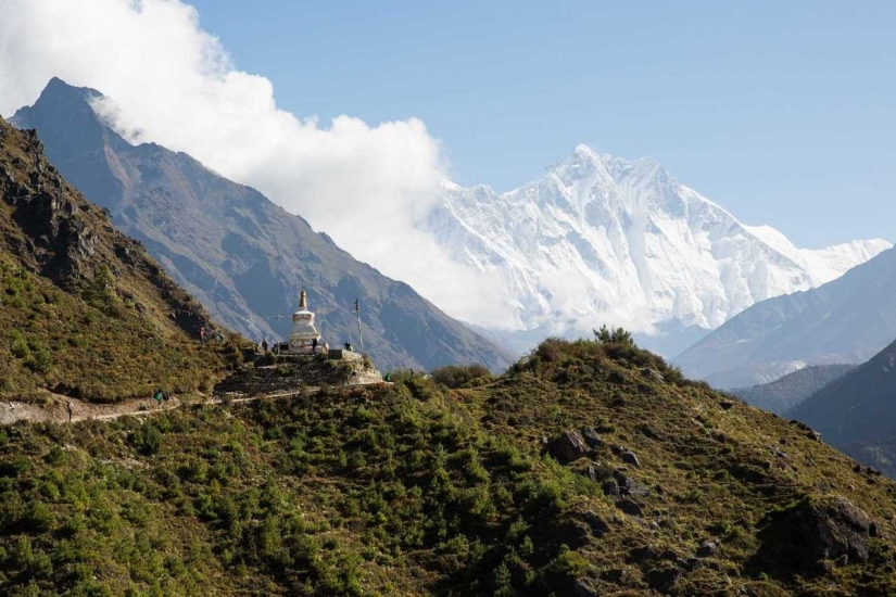 This family sold their house and cars to travel around the world.