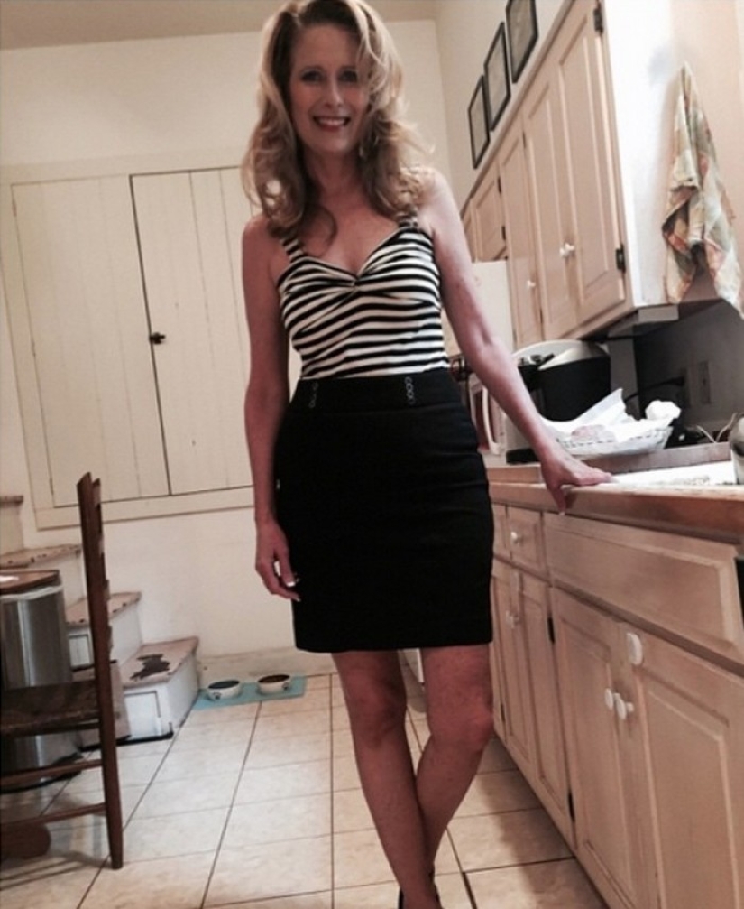 This girl lives in the USA, runs a popular beauty vlog... and is 60 years old.
