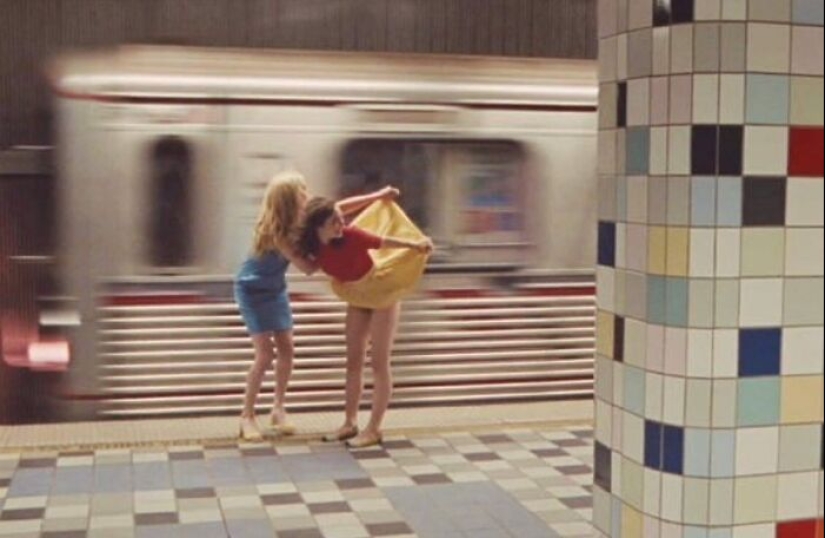 This Instagram Account Continues To Share Highly Amusing Street Photos; Here Are Their 19 Newest Ones This Instagram Account Continues To Share Highly Amusing Street Photos; Here Are Their 19 Newest Ones