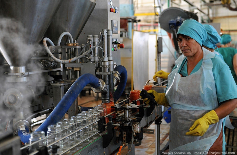 This is how canned goods are made.