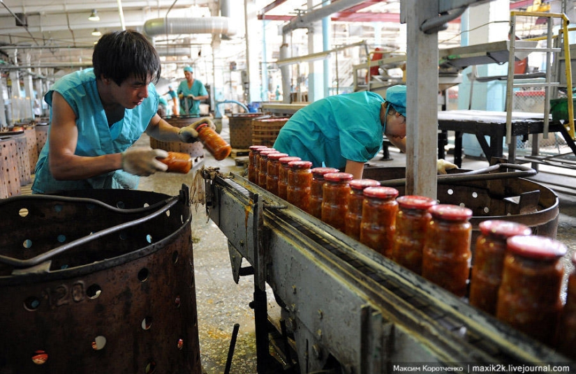 This is how canned goods are made.