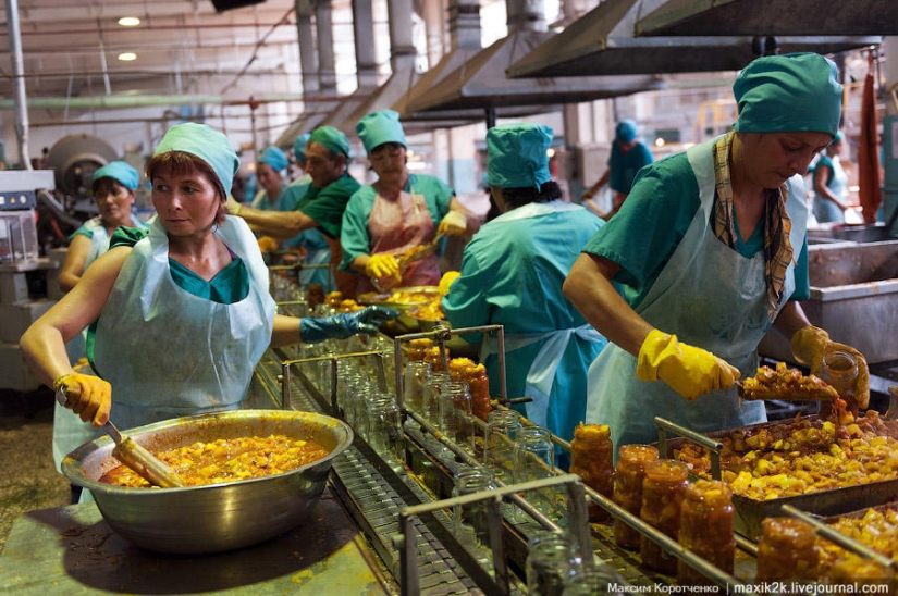 This is how canned goods are made.
