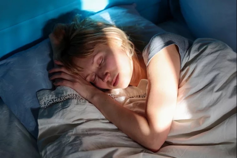 This Proven 5-Step Method Helps You Fall Asleep Fast and Wake Up Rested, According to a Psychology PhD