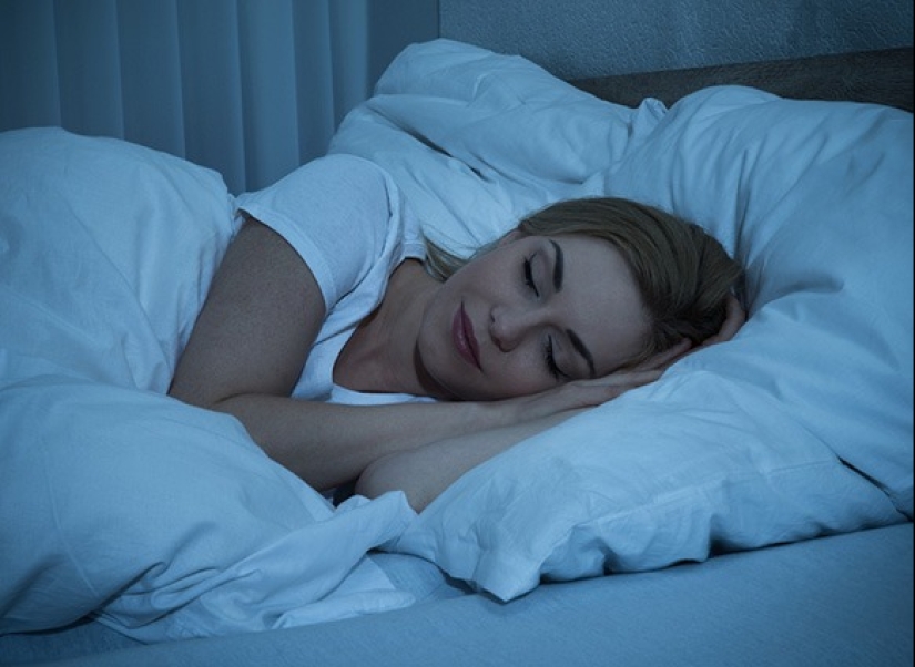 This Proven 5-Step Method Helps You Fall Asleep Fast and Wake Up Rested, According to a Psychology PhD