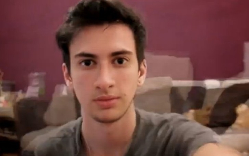 This transgender guy took a selfie every day for three years to show how his face was changing