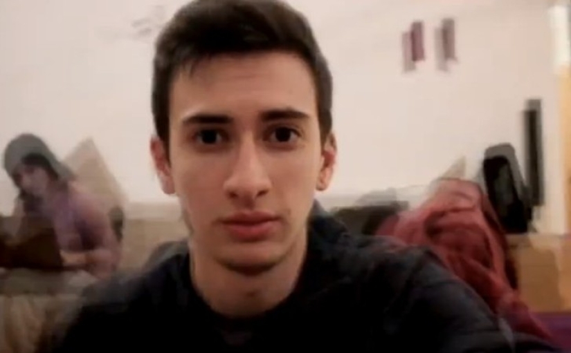 This transgender guy took a selfie every day for three years to show how his face was changing
