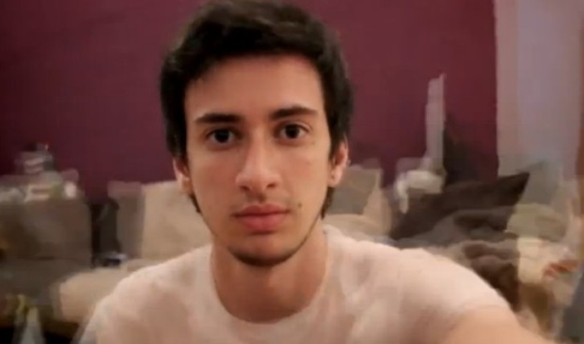 This transgender guy took a selfie every day for three years to show how his face was changing