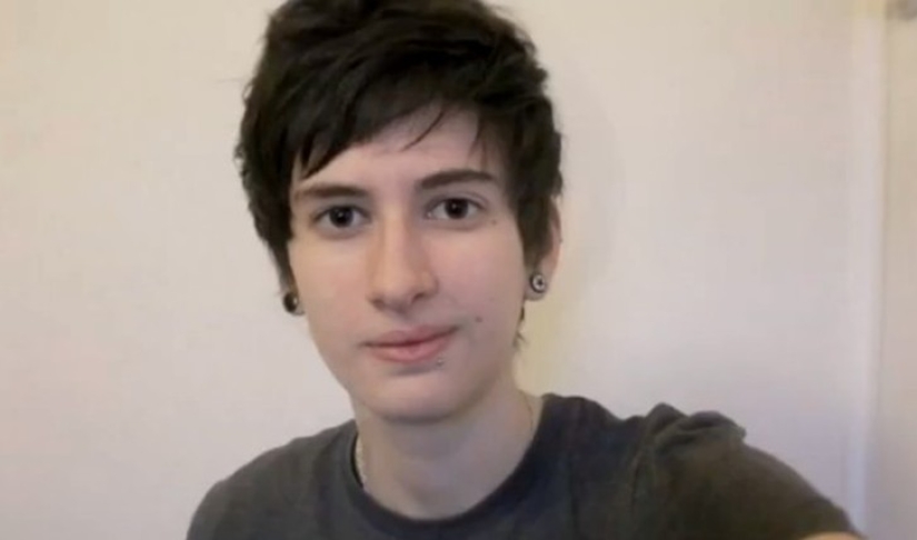 This transgender guy took a selfie every day for three years to show how his face was changing