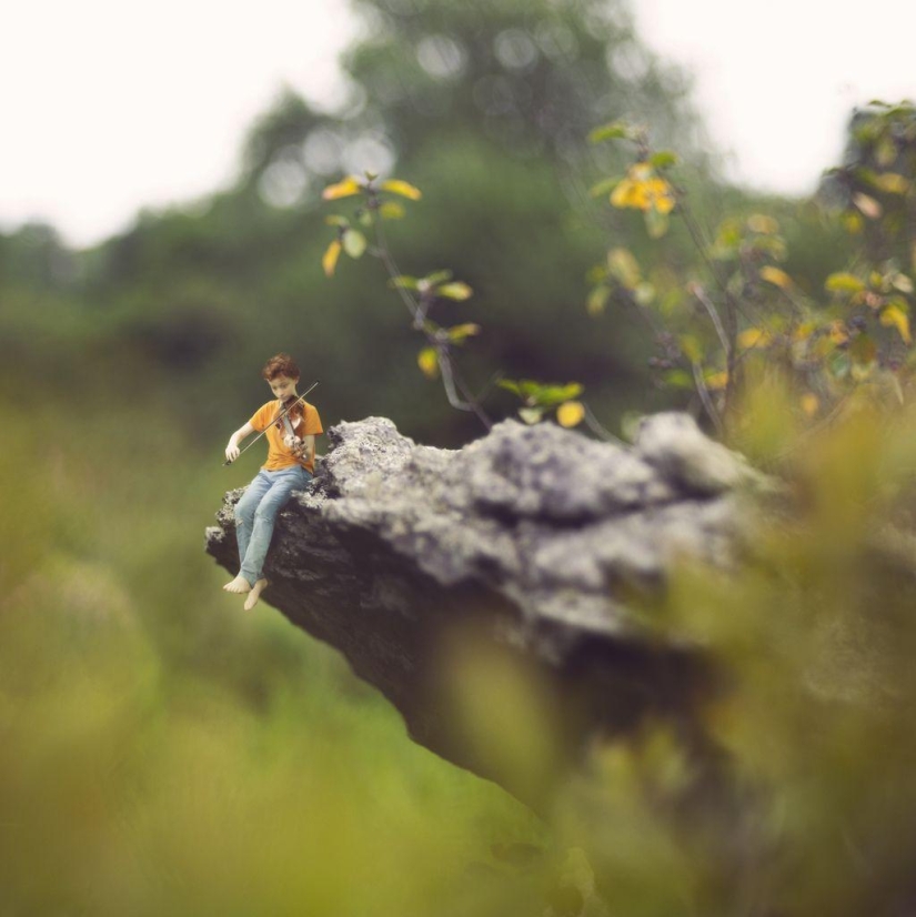 Thumb Boy: Young Photo Manipulator