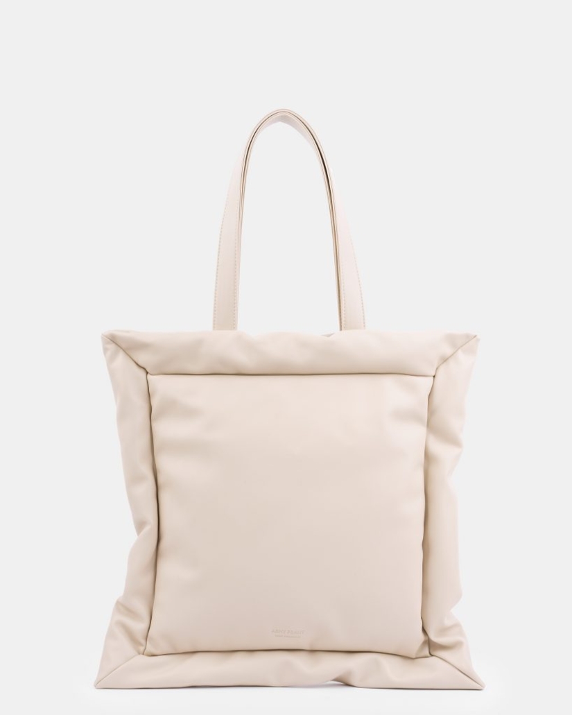 Tired? Then you definitely need a pillow bag like on the JW Anderson and Louis Vuitton shows.