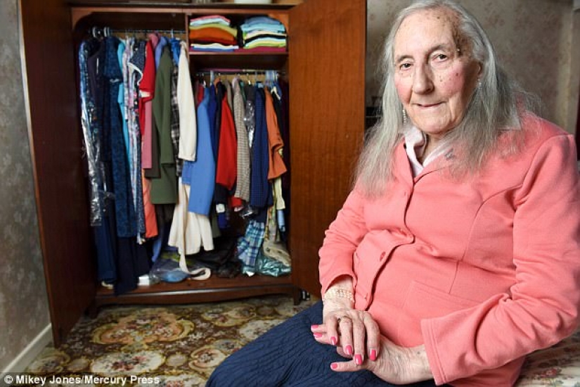 "Toda mi vida ha sido una mentira": un veterano de la Segunda Guerra Mundial decidió cambiar de género a los 90 años