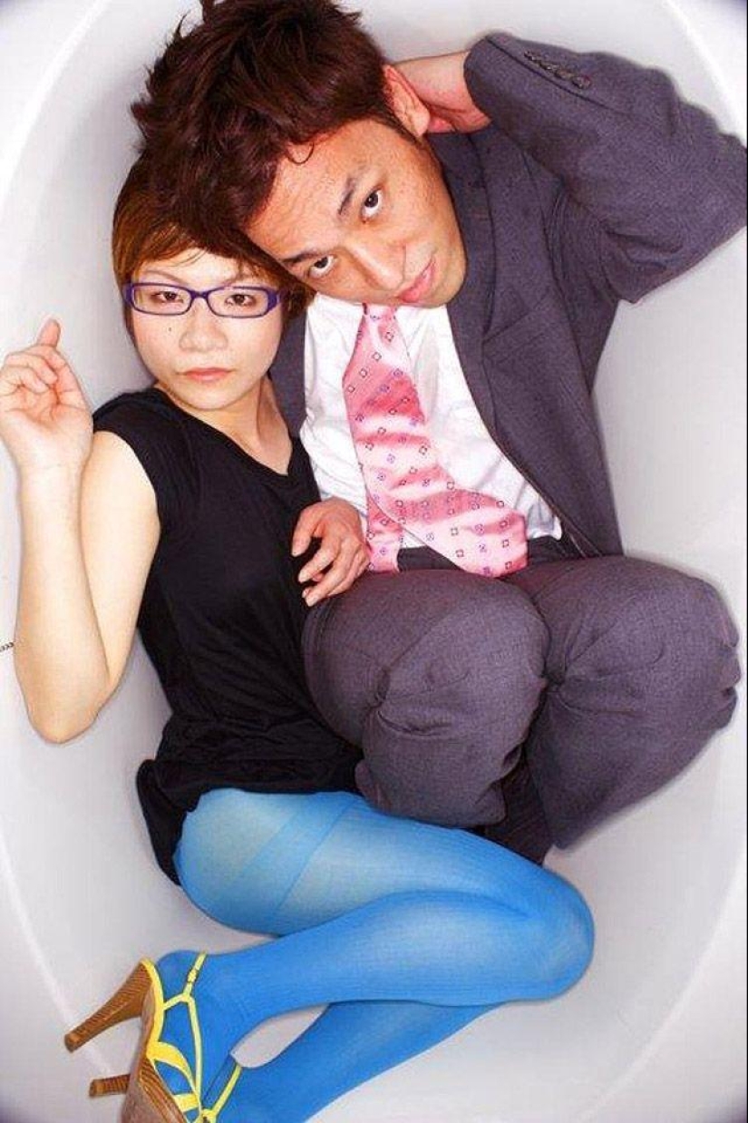 Tokyo couples in their own bathrooms