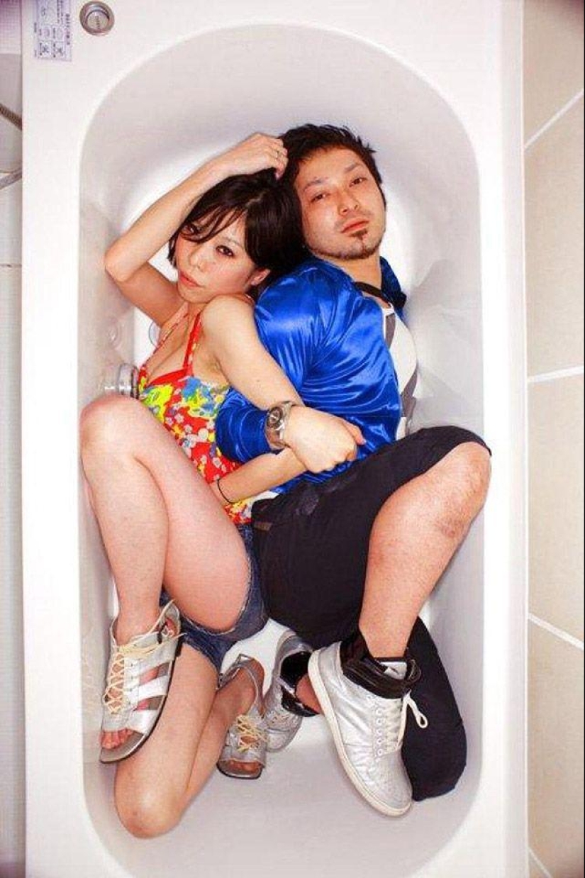 Tokyo couples in their own bathrooms