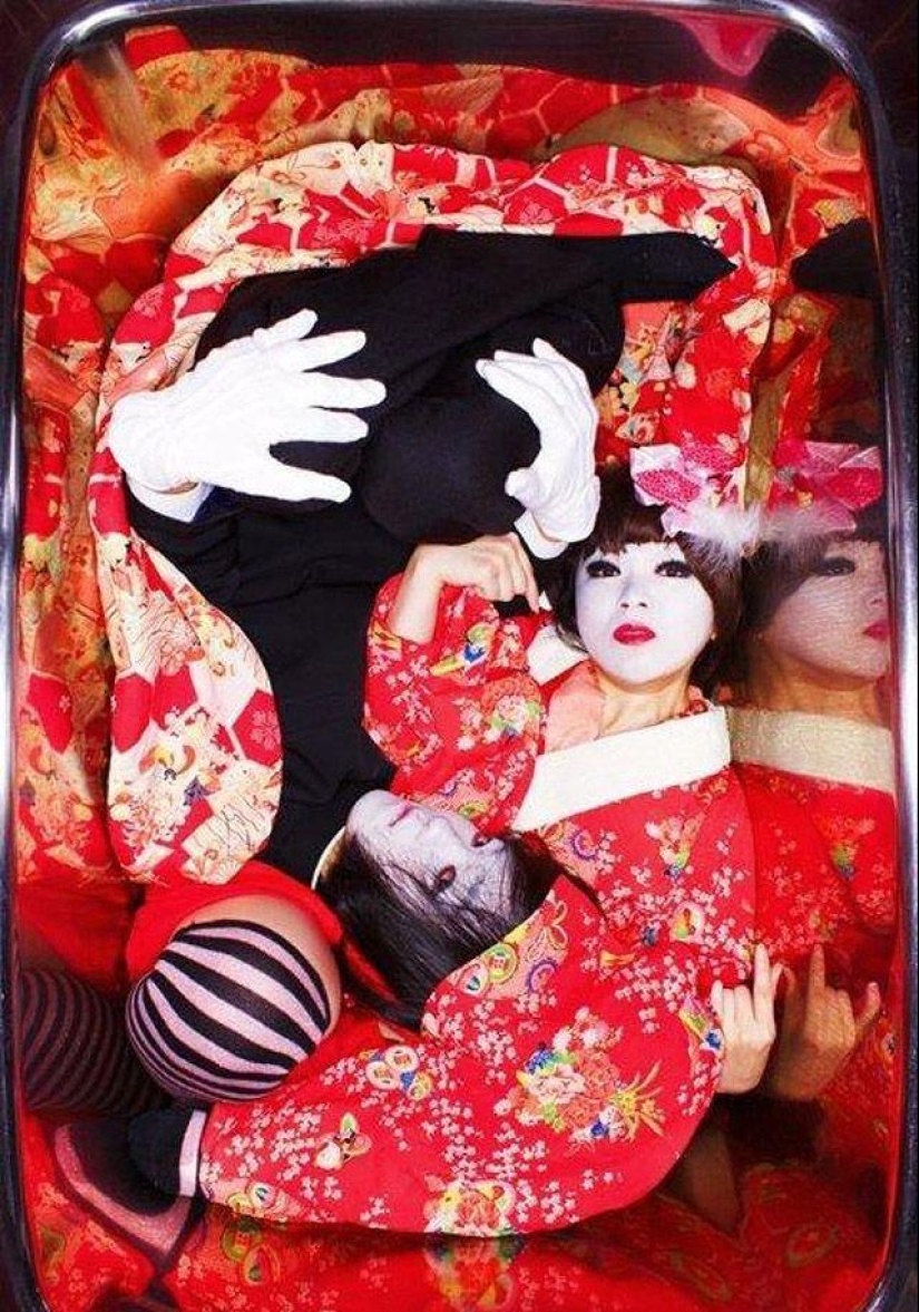 Tokyo couples in their own bathrooms