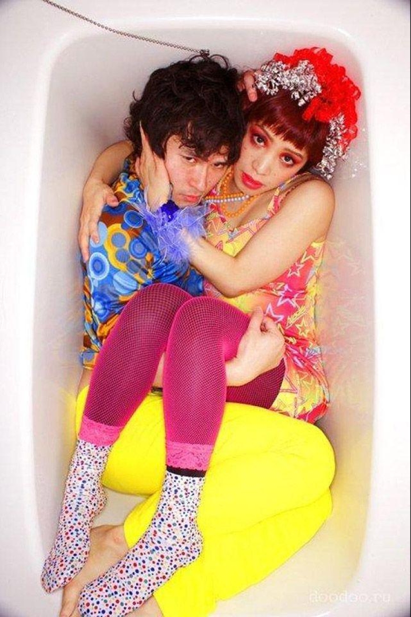 Tokyo couples in their own bathrooms