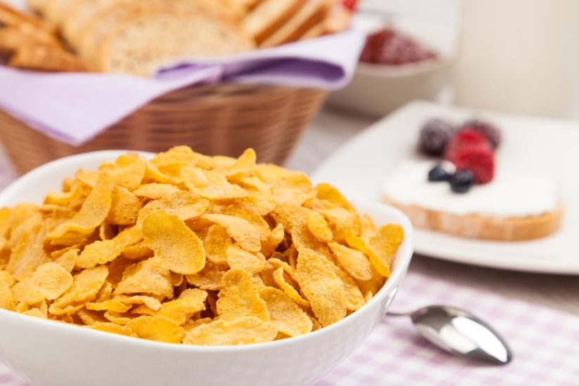 Top 10 alimentos que nos están haciendo subir de peso sin que nos demos cuenta