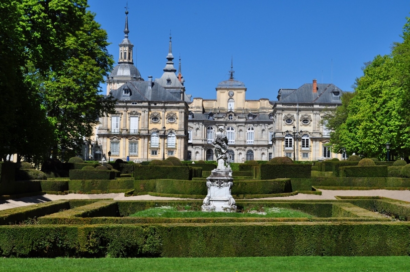 Top 10 castles and palaces in Spain Top 10 castles and palaces in Spain