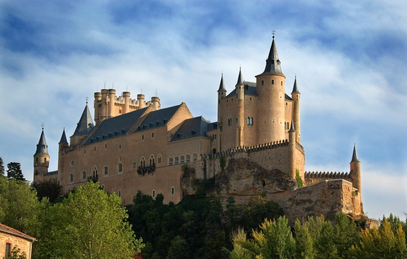 Top 10 castles and palaces in Spain Top 10 castles and palaces in Spain