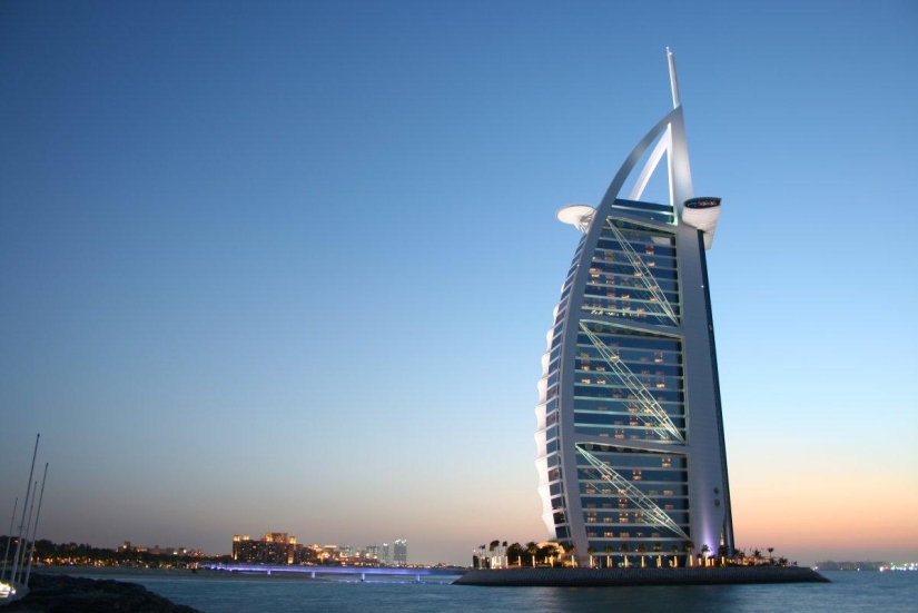 Top 25 popular tourist destinations in 2014
