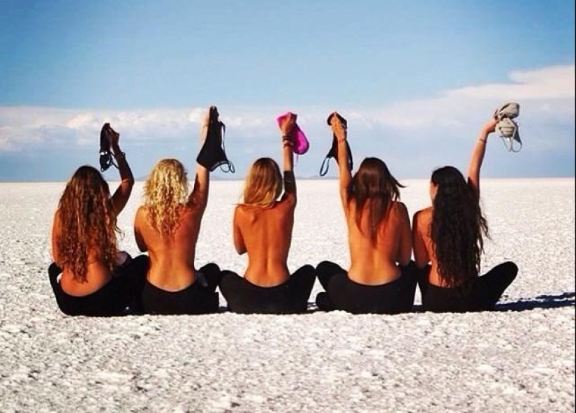 Topless es la nueva tendencia para las fotos de vacaciones