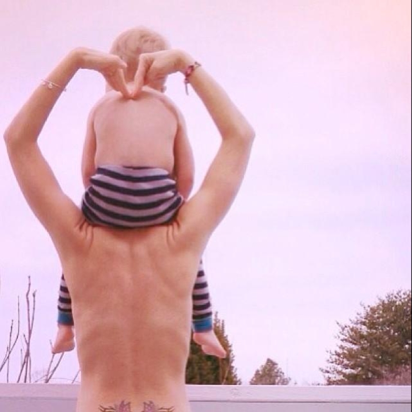 Topless es la nueva tendencia para las fotos de vacaciones