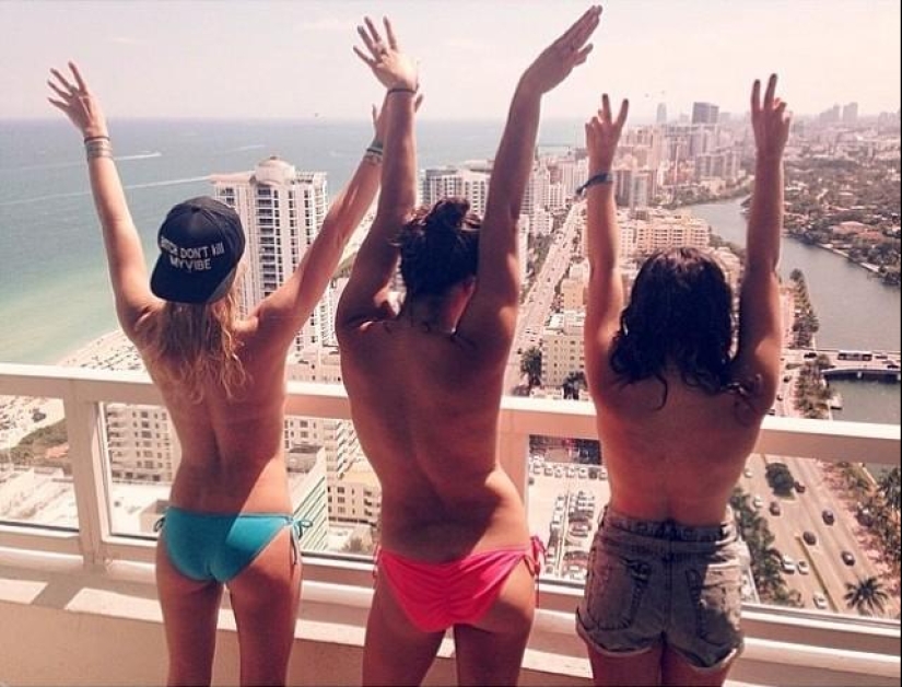Topless es la nueva tendencia para las fotos de vacaciones