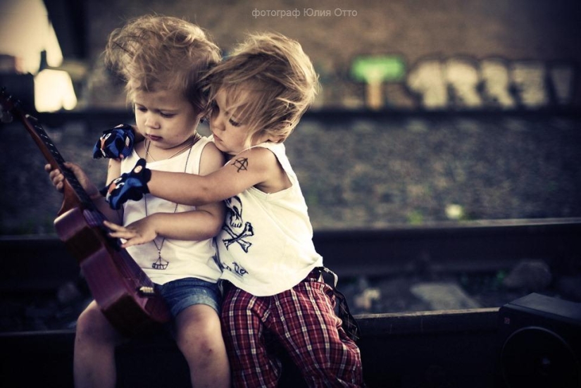 Touching children&#39;s portraits