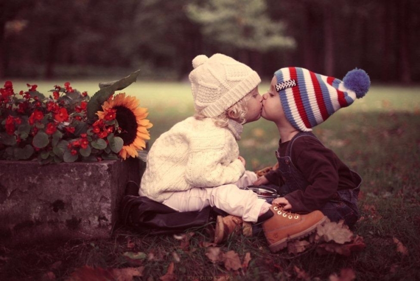 Touching children&#39;s portraits