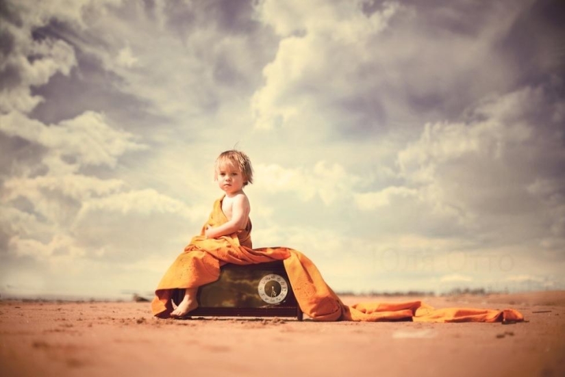 Touching children&#39;s portraits