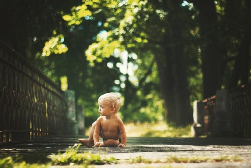 Touching children&#39;s portraits