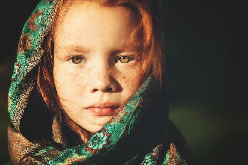 Touching children&#39;s portraits