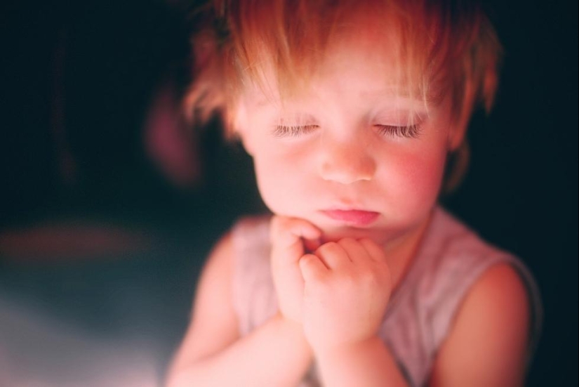 Touching children&#39;s portraits