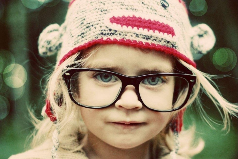 Touching children&#39;s portraits