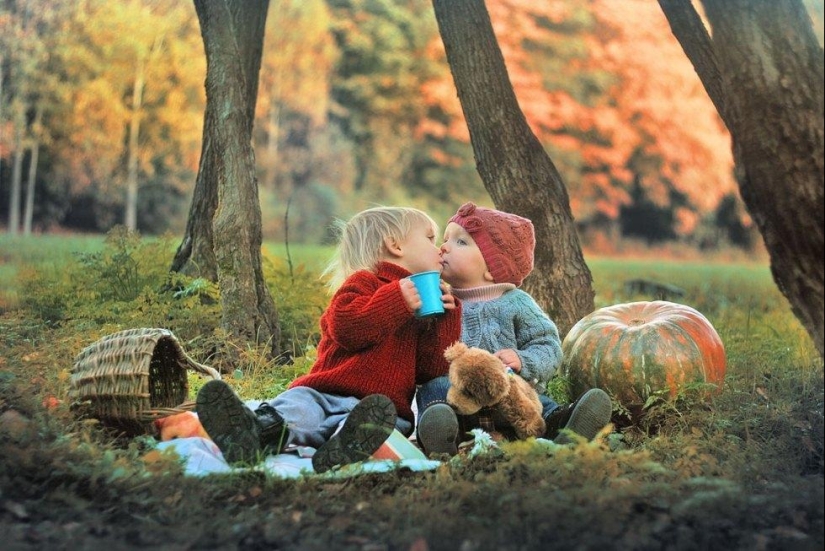 Touching children&#39;s portraits