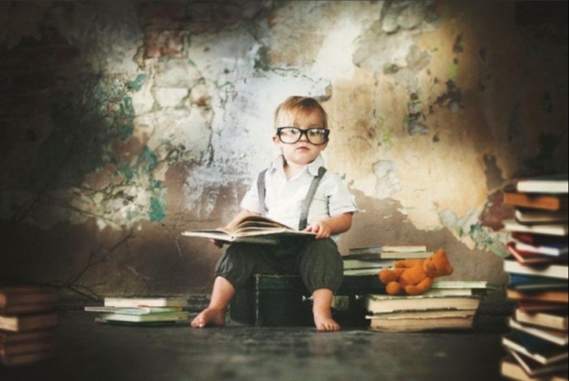 Touching children&#39;s portraits