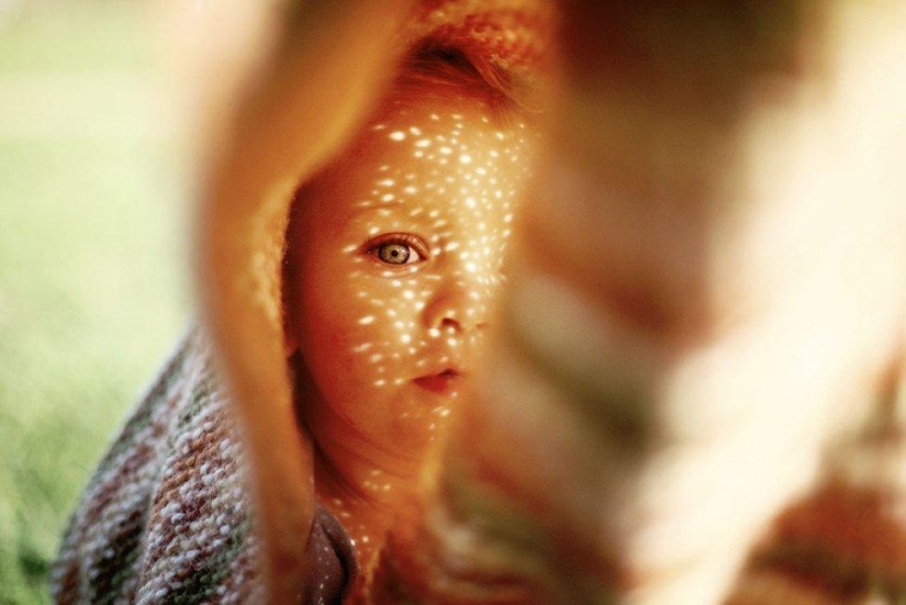 Touching children&#39;s portraits