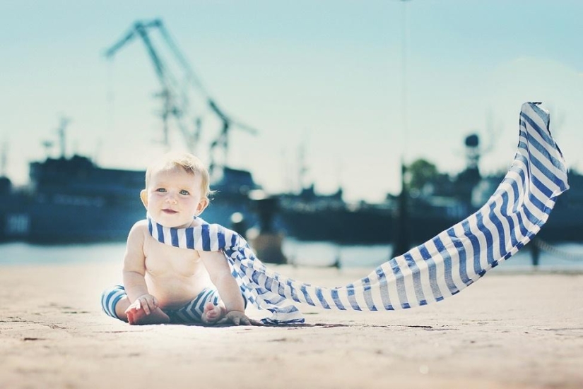 Touching children&#39;s portraits