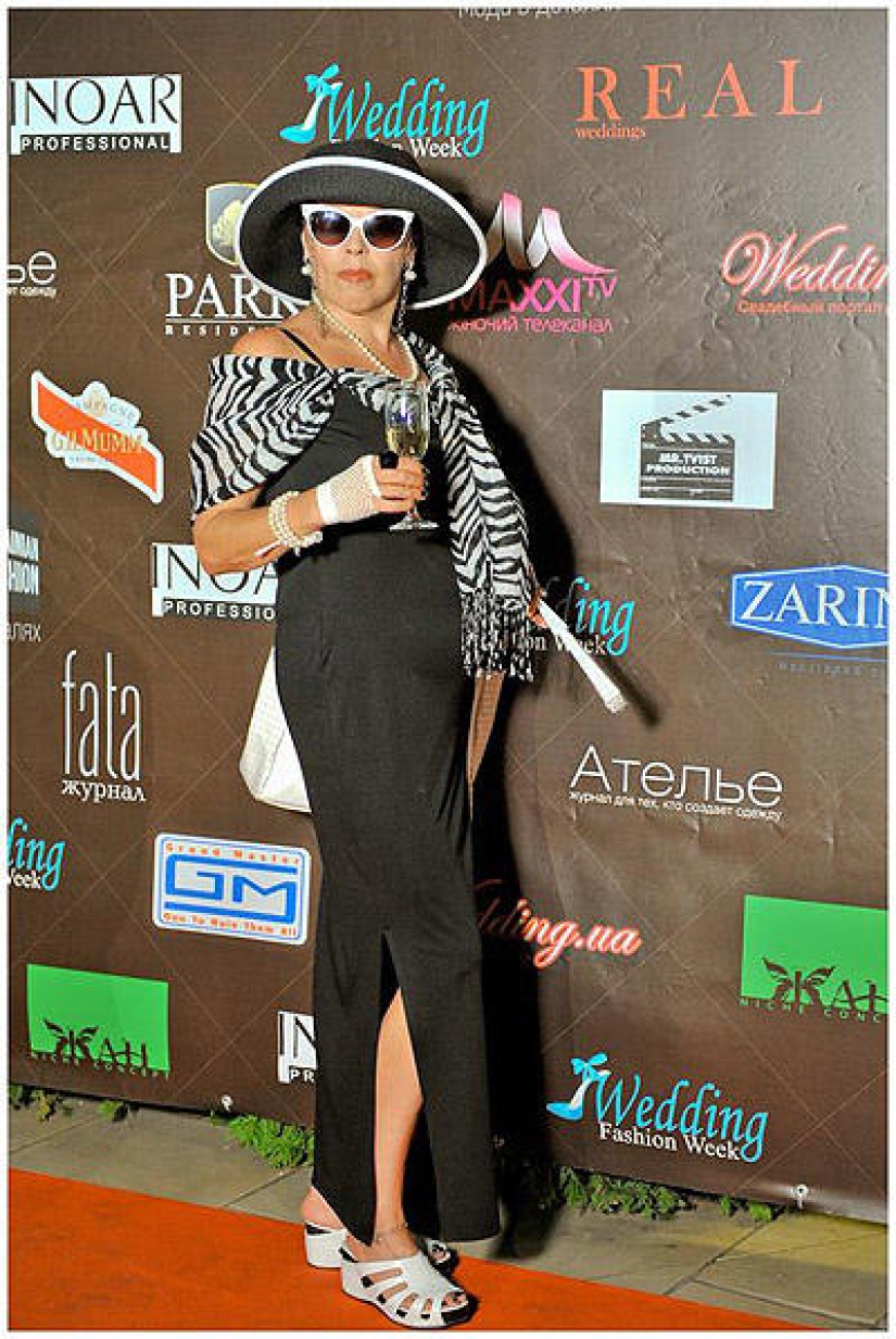 Tough Ukrainian glamour, or &quot;I want to unsee it!&quot;
