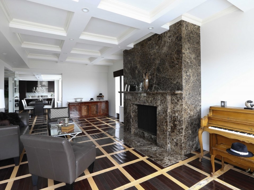 Tour of Frank Sinatra's apartment in New York Tour of Frank Sinatra's apartment in New York