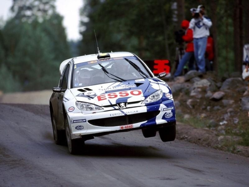 Típicos coches de masas en… ¡rally!
