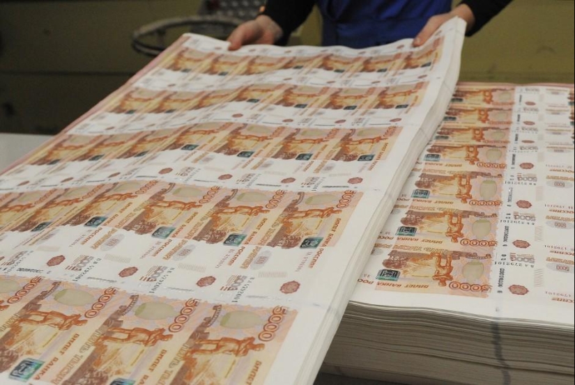 Transportador de dinero: cómo se organiza la producción en Goznak