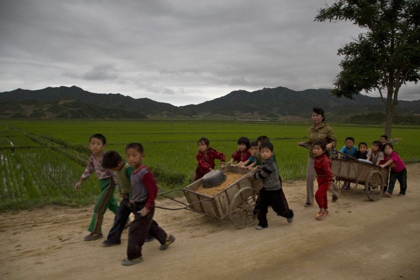 Traveling North Korea with David Guttenfelder