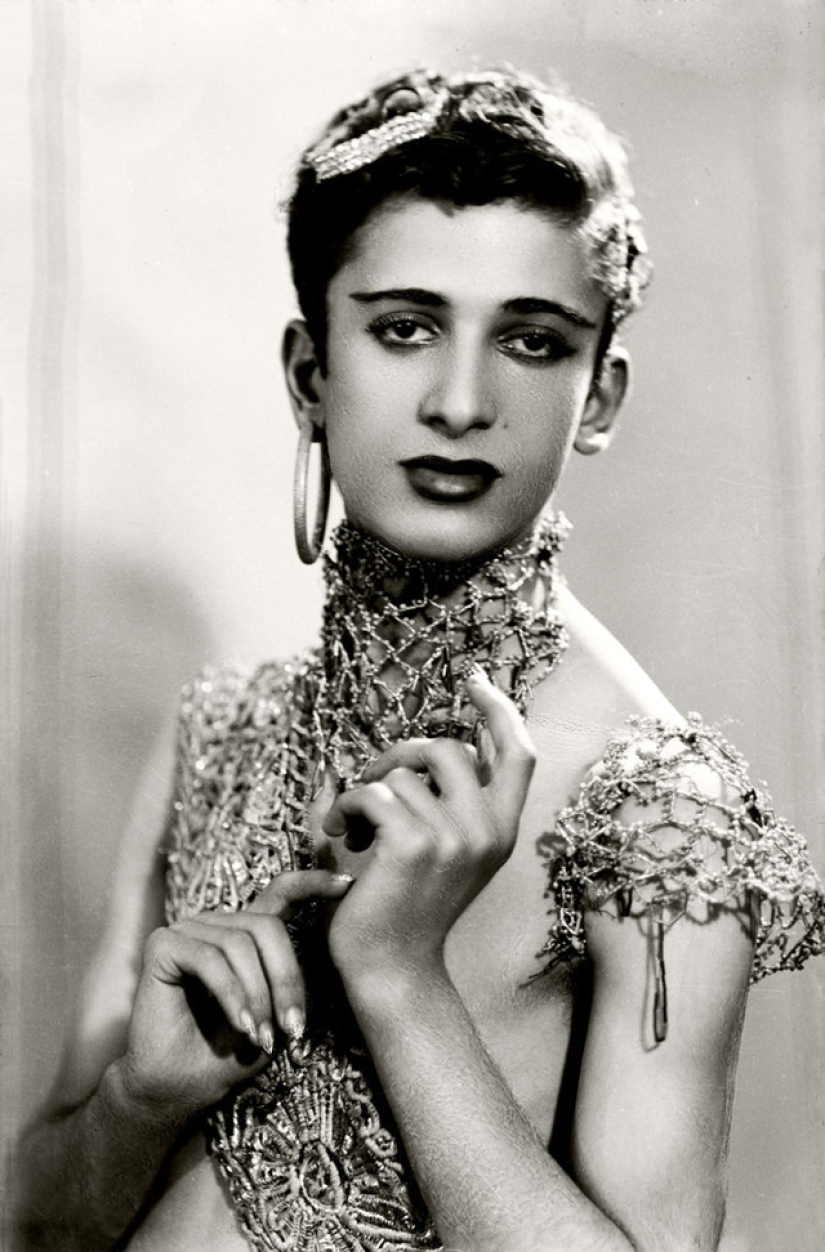 Turkey's first female photographer and her extravagant models