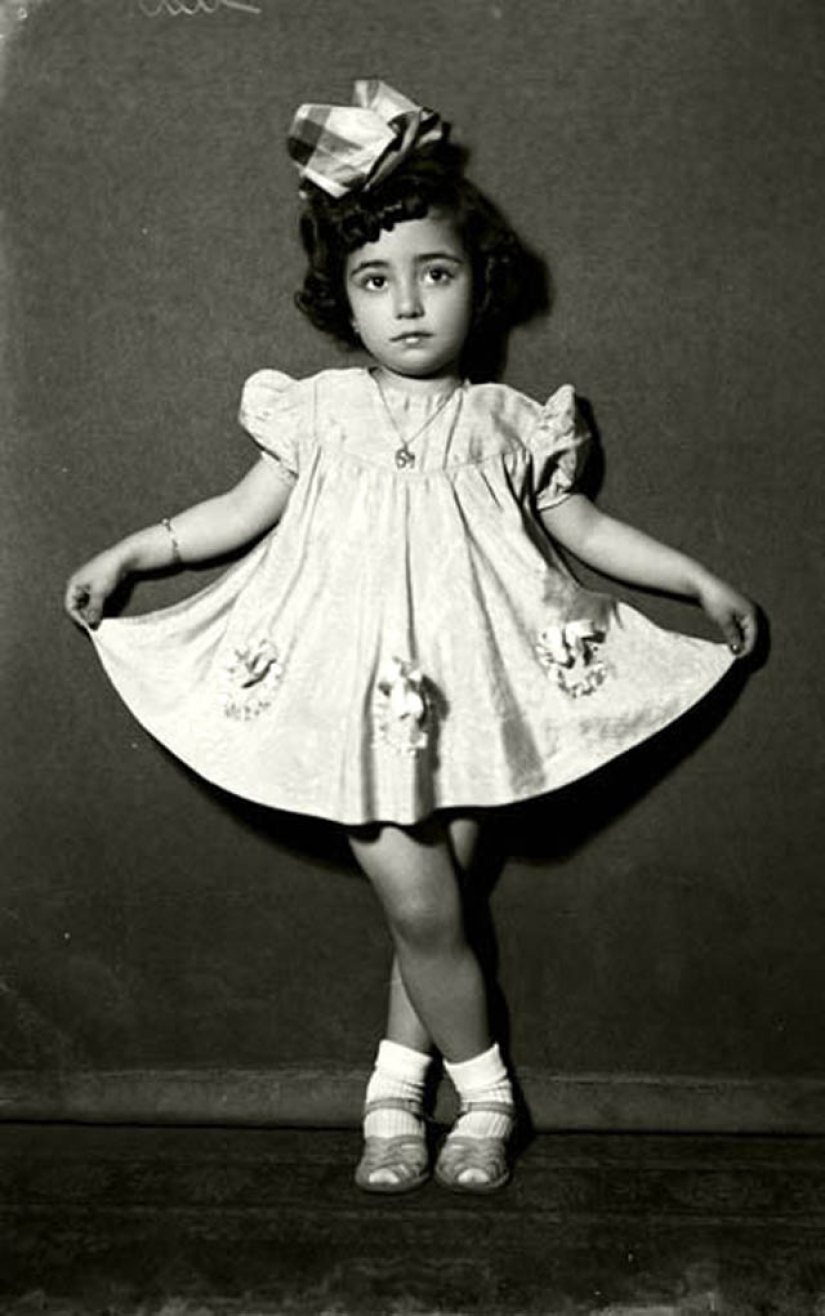 Turkey's first female photographer and her extravagant models